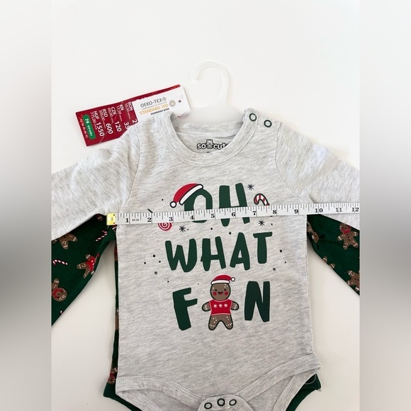 NWT Bundle 2 Christmas Print Bundle Onesies 6-9 months / Green and Grey - Picture 5 of 8